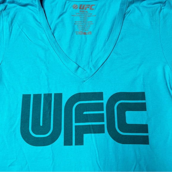 NWT UFC Cyber Logo V-Neck T-Shirt Blue Women’s Sz XL - Picture 2 of 6
